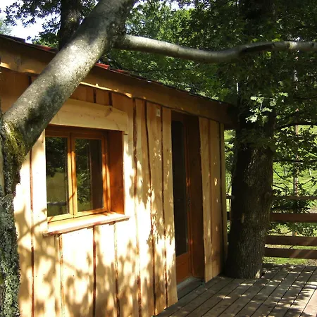 Dans Les Arbres Avec Terrasse Et Coin Barbecue, Ideale Pour Des Sejours En Pleine Nature - Fr-1-589-437 *